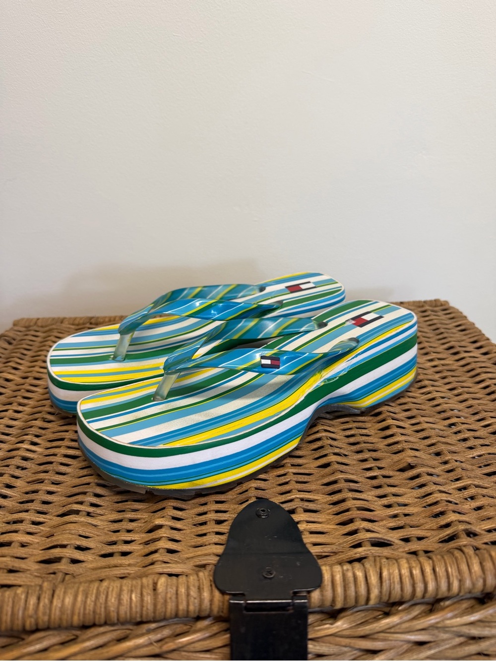 Tommy Hilfiger Women’s Vintage Striped Platform Flip Flops - Blue/Green/Yellow